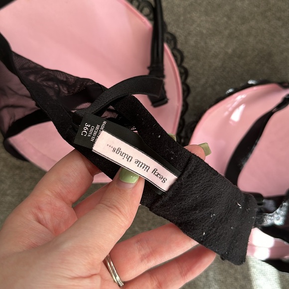Victoria's Secret Pink and Black Lace Push Up Bra Padded 36C - Picture 5 of 6